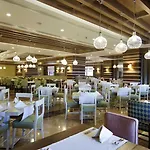 Club Grand فندق