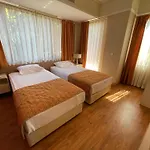 Club Grand فندق
