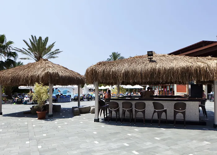 Готель Club Grand