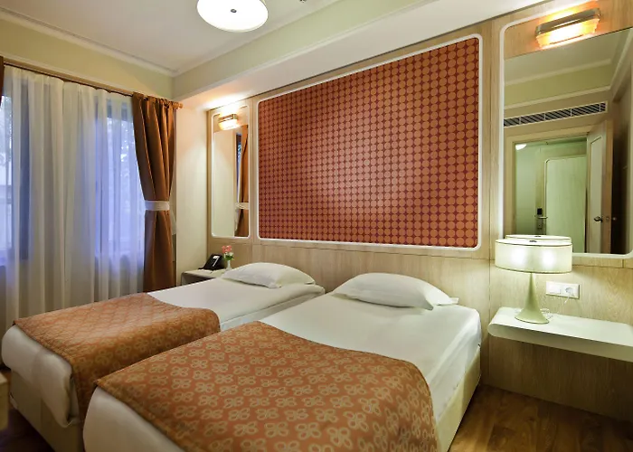 Готель Club Grand