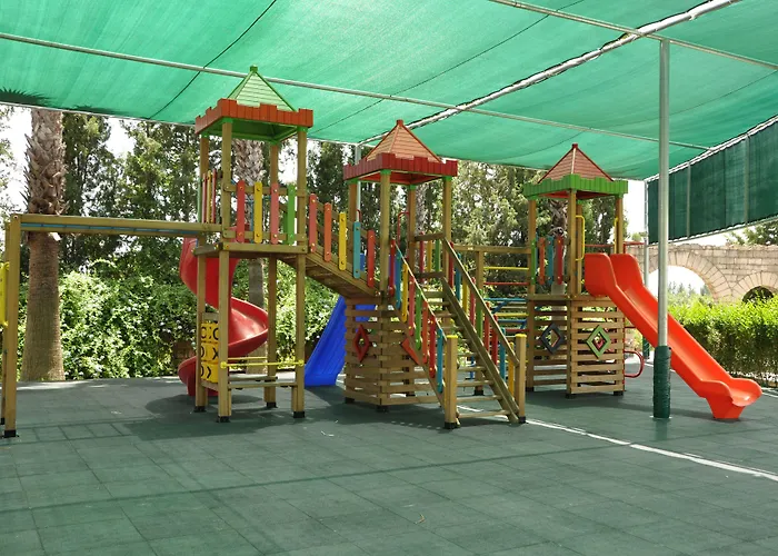 Готель Club Grand