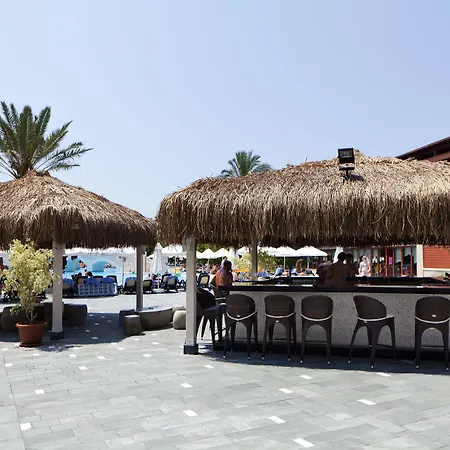Готель Club Grand