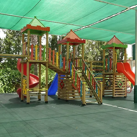 Готель Club Grand
